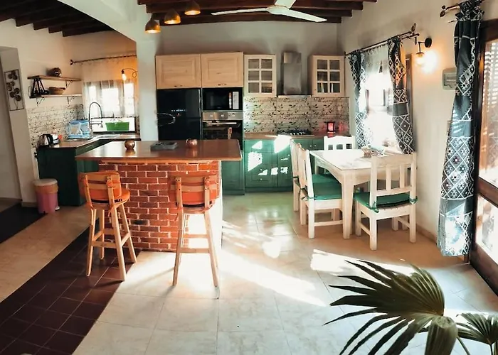 بيت للعطل Shanti Garden House