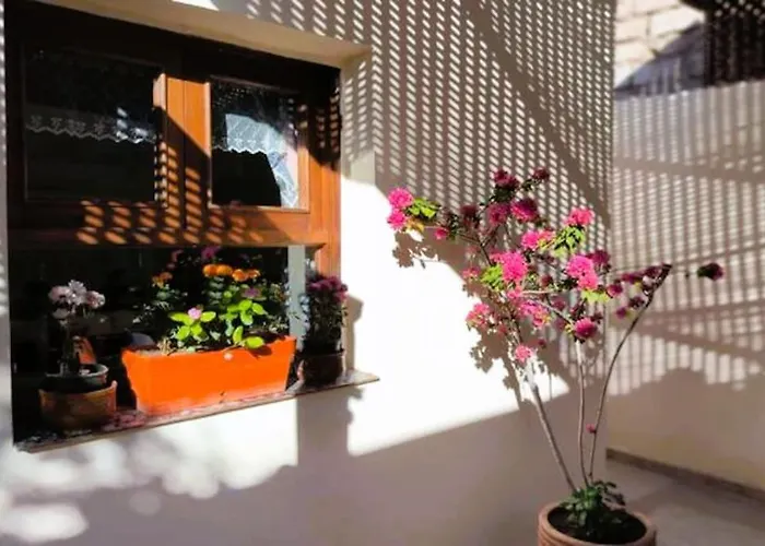 Shanti Garden House *